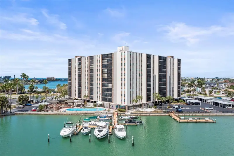 10355 Paradise Blvd #403, FL