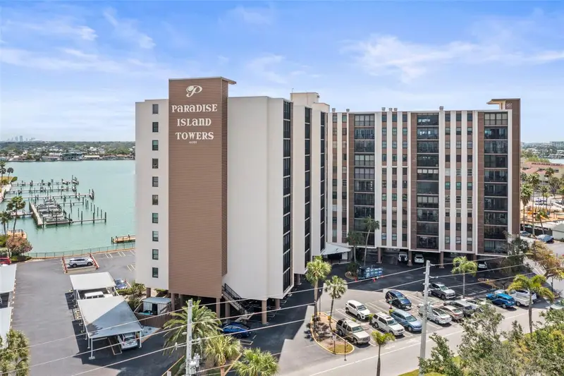 10355 Paradise Blvd #403, FL