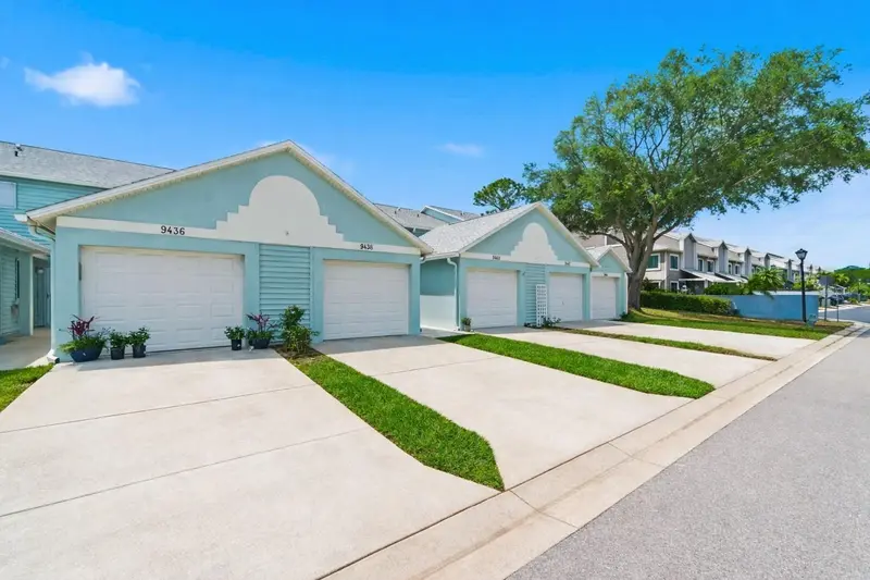 9438 Tara Cay Ct #27, FL