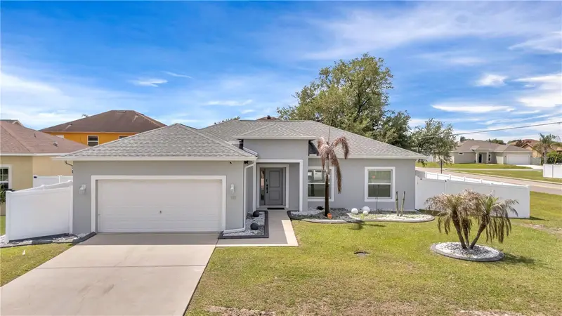 100 Aurora Ln, FL