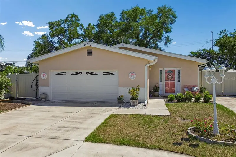 10572 Blossom Lake Dr, FL