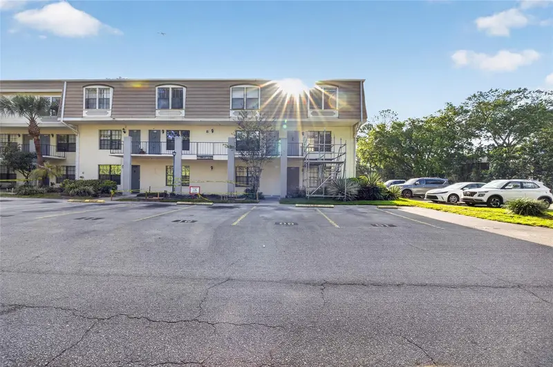 5916 Village Cir #5916, FL