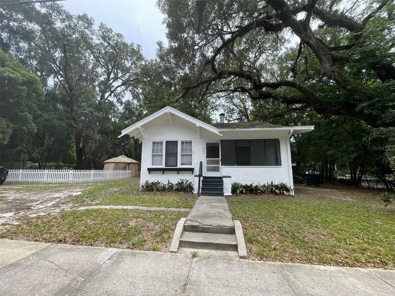 2635 W University Ave, FL