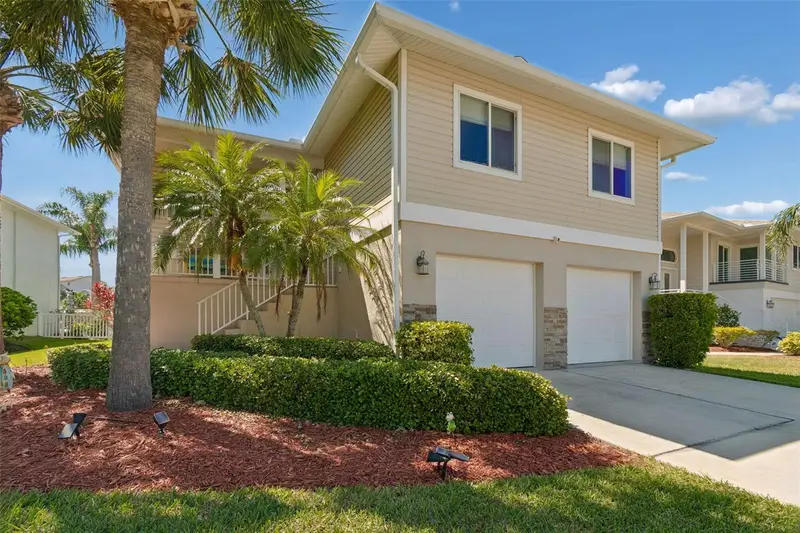 6211 Bayside Dr, FL