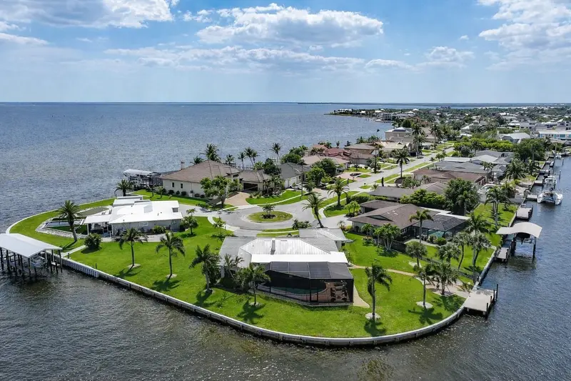 374 Severin Rd Se, FL