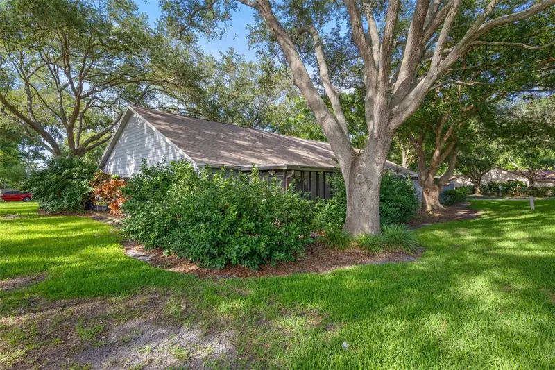 2668 Bentley Dr, FL