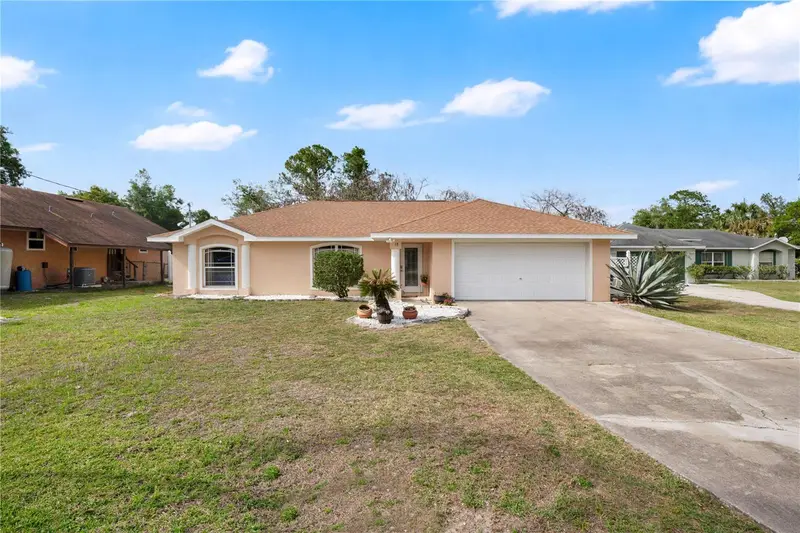 18 Angeles Rd, FL