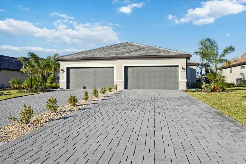 8141 Shore Lake Dr, FL
