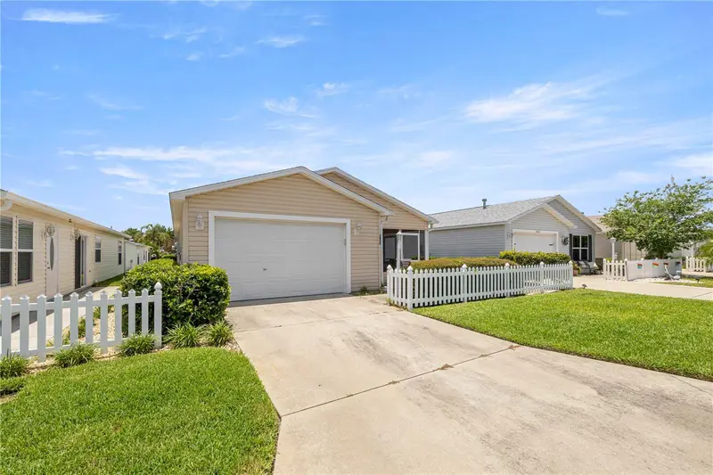 2826 Salamanca St, FL