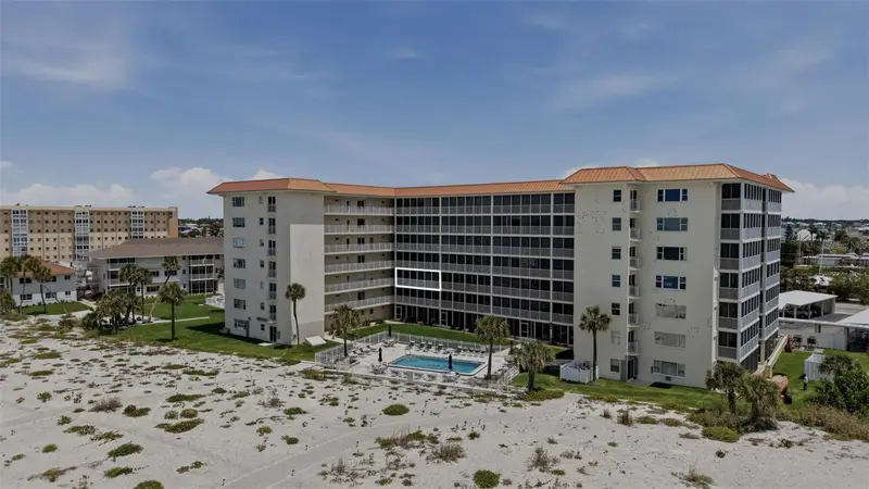 1150 Tarpon Center Dr #304, FL