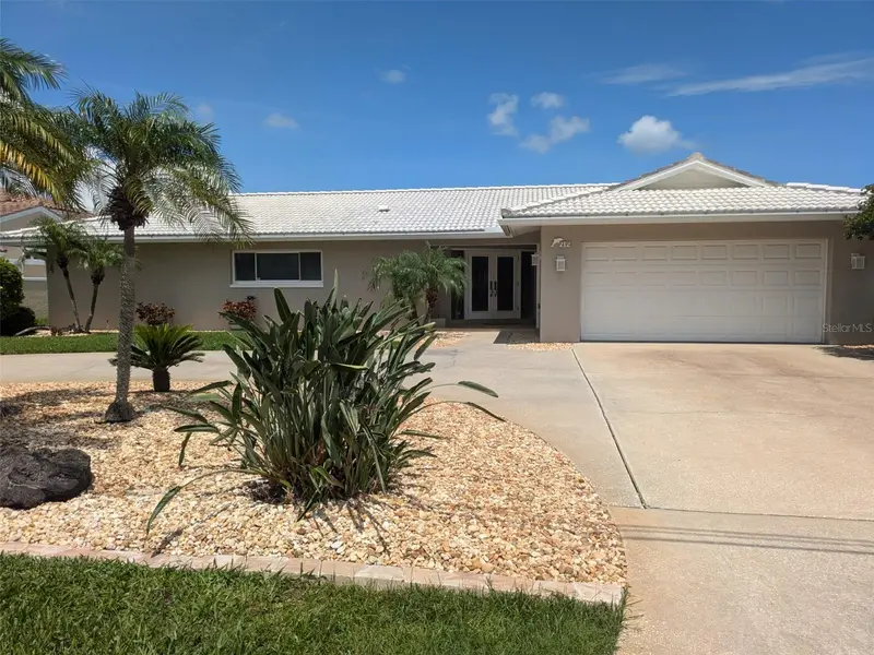 212 Poinciana Ln, FL