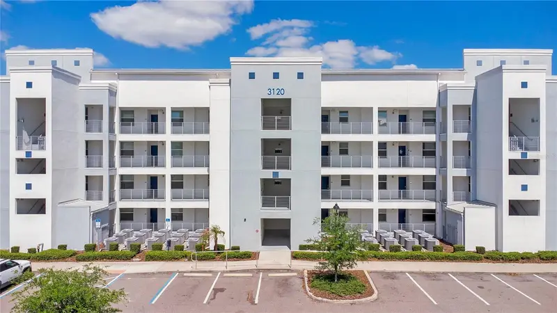 3120 Paradox Cir #204, FL