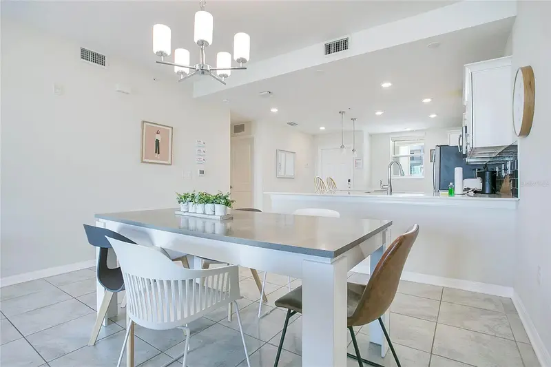 3120 Paradox Cir #204, FL