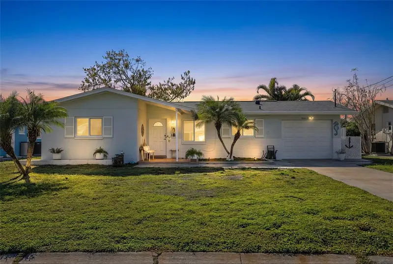 1218 Lazy Lake Rd E, FL