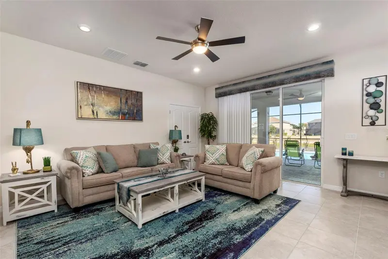 7195 Oakmoss Loop, FL