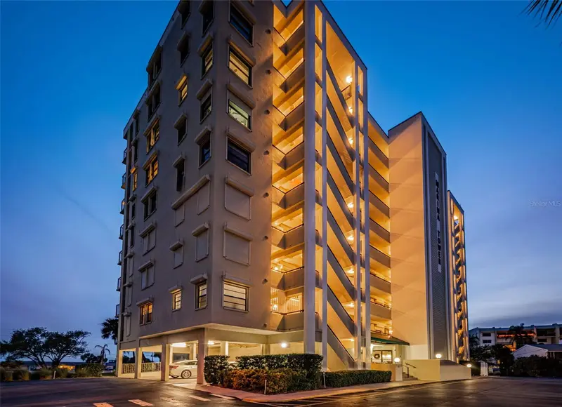 2530 Gary Cir #802, FL