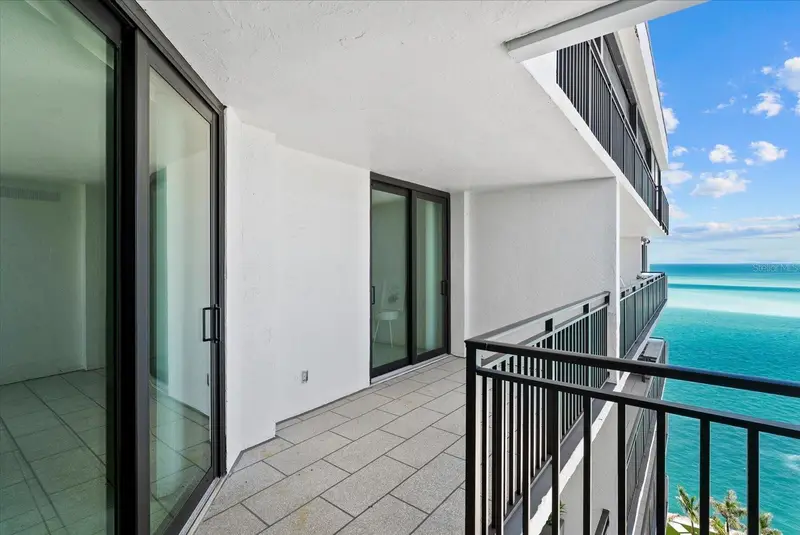 4822 Ocean Blvd #11e, FL
