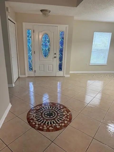 744 Paris Dr, FL