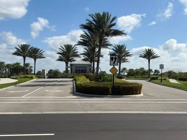 6289 Mesa Gln, FL