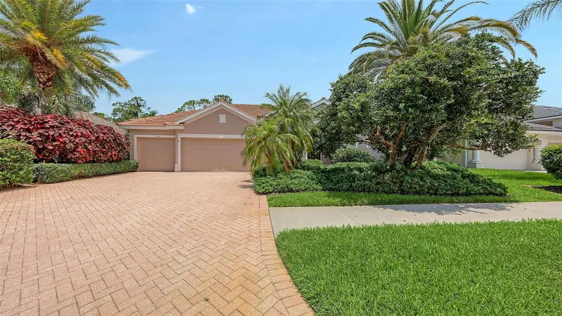 816 Shadow Bay Way, FL