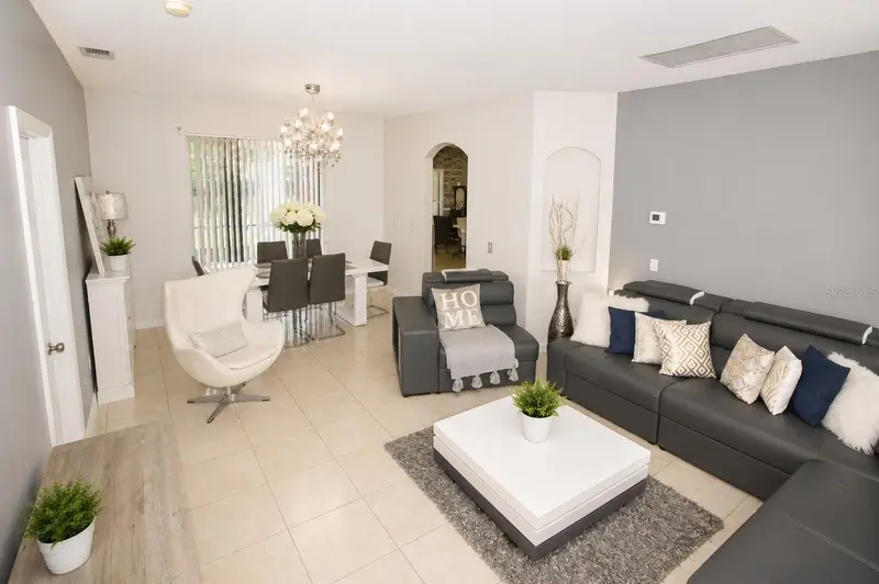 302 Ferrara Ct, FL
