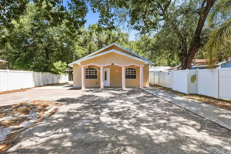 1708 E Genesee St, FL
