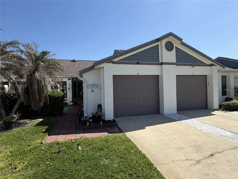 36 Lakepointe Cir, FL