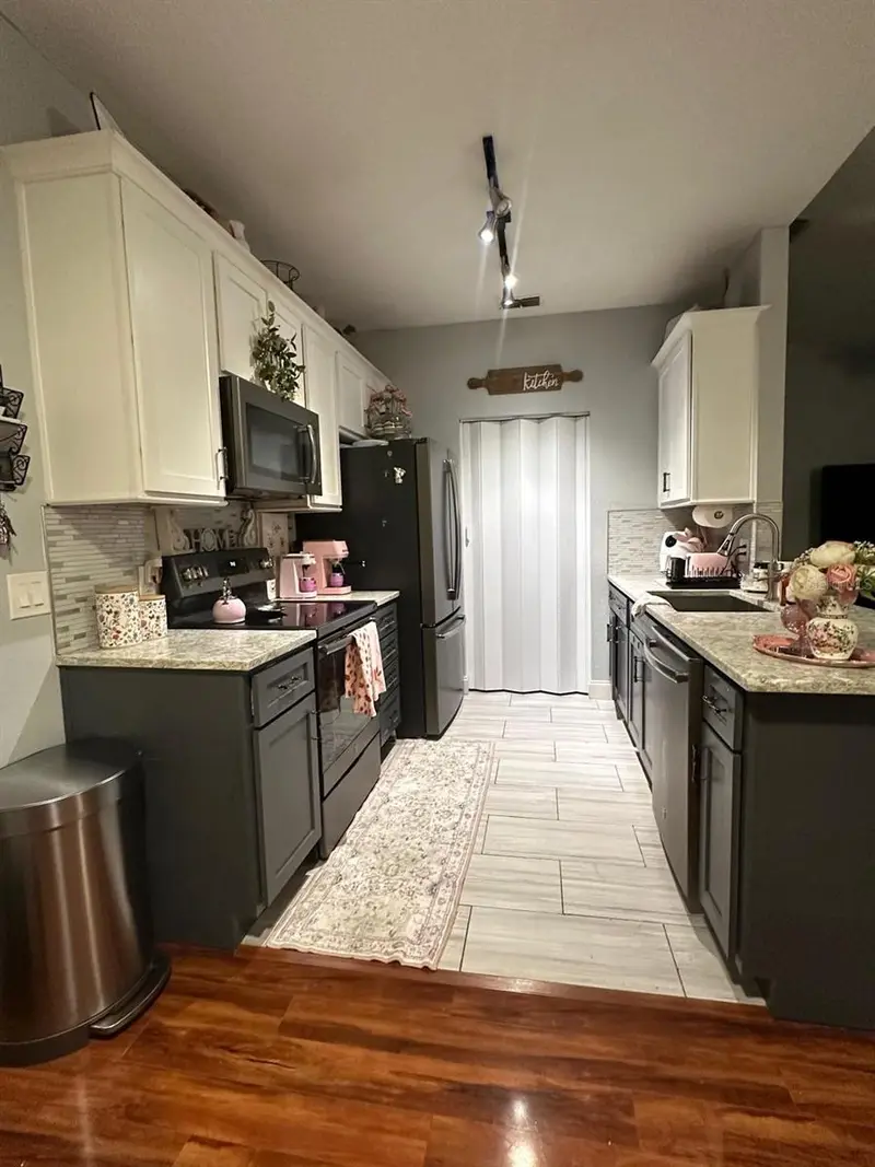 875 Grand Regency Pt #203, FL
