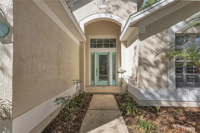 32 Shinnecock Dr, FL
