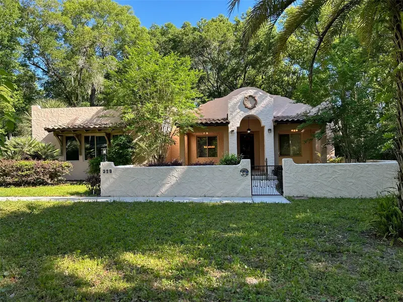 250 Garden St, FL