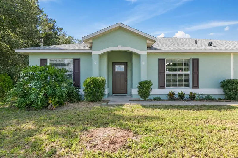 9 Firethorn Ln, FL