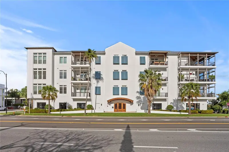 91 Davis Blvd #303, FL