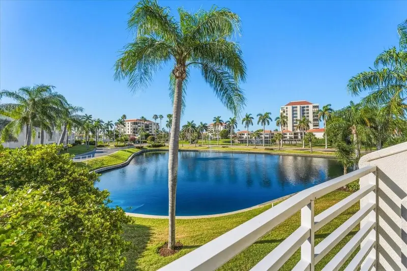 6061 Bahia Del Mar Blvd #207, FL