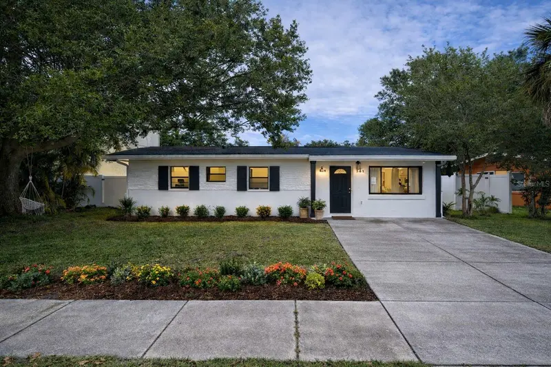 343 Shore Dr E, FL