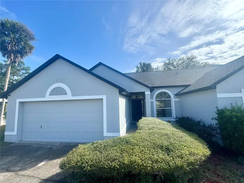 215 Hollowbrook Cir, FL