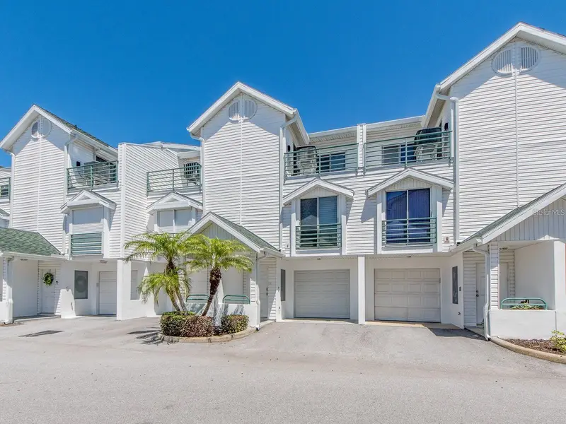 320 Island Way #606, FL
