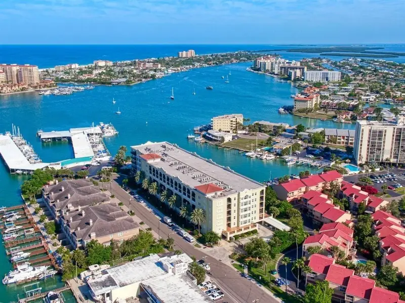 320 Island Way #606, FL