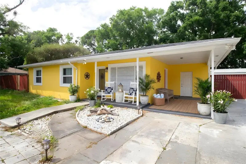 7716 E Comanche Ave, FL