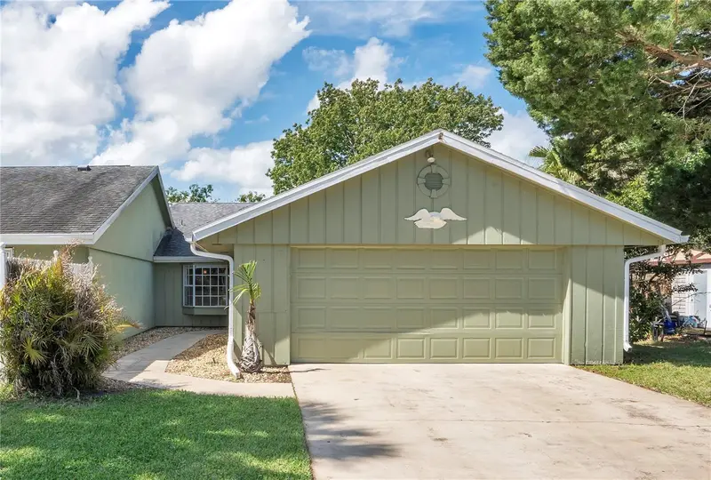 16 Eagle Ln, FL