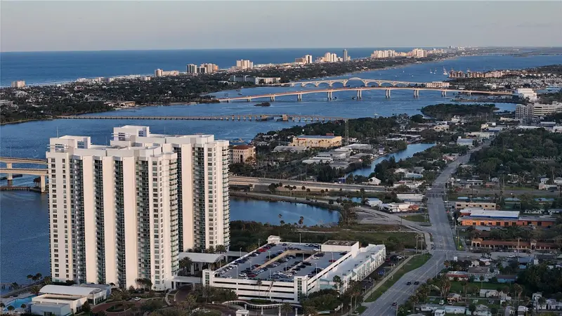 231 Riverside Dr #1110, FL