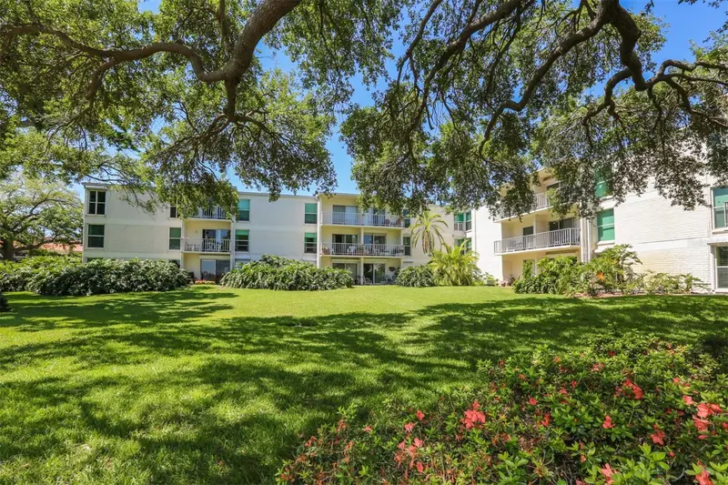 3325 Bayshore Blvd #E34, FL