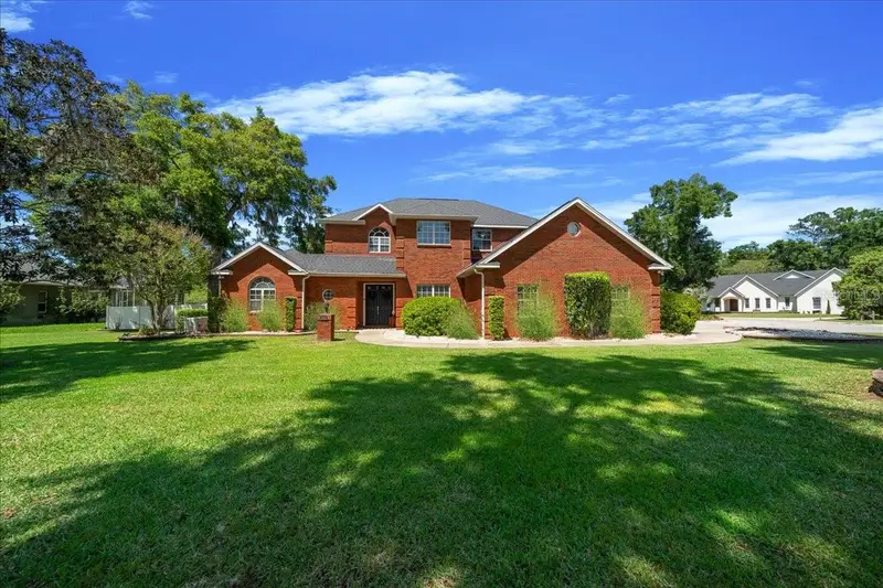 2411 Se 27th St, FL