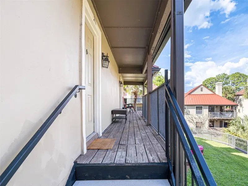 249 Afton Sq #211, FL