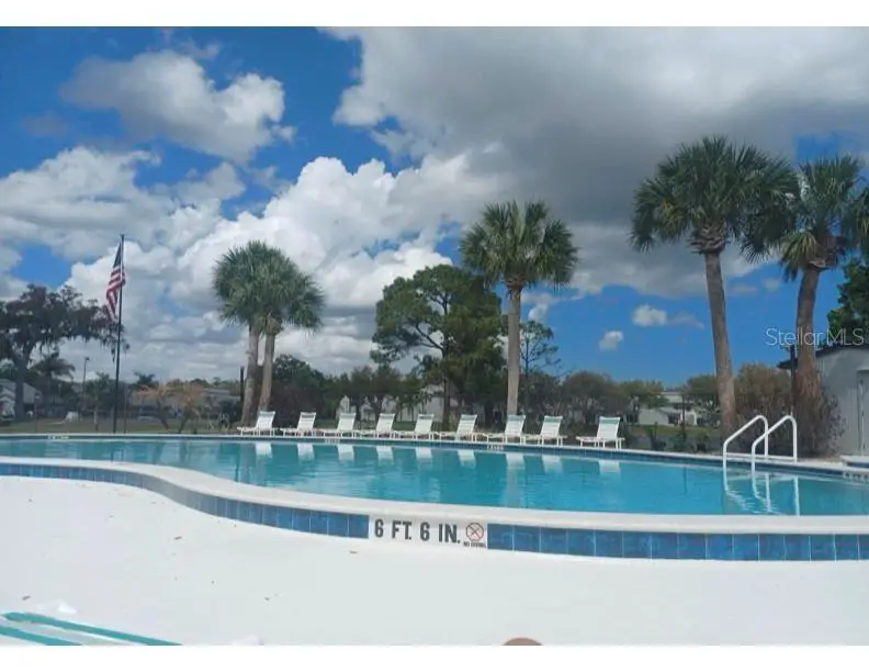 2250 Candlewood Ln E, FL