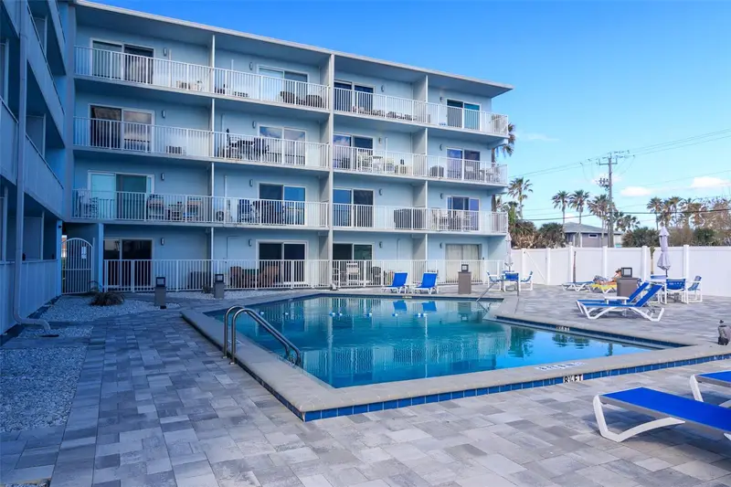 3700 S Atlantic Ave #303, FL