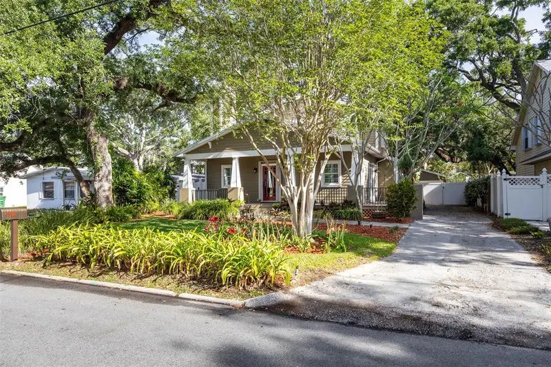 3311 W Hawthorne Rd, FL