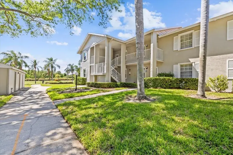 1390 Oak Hill Dr #202, FL