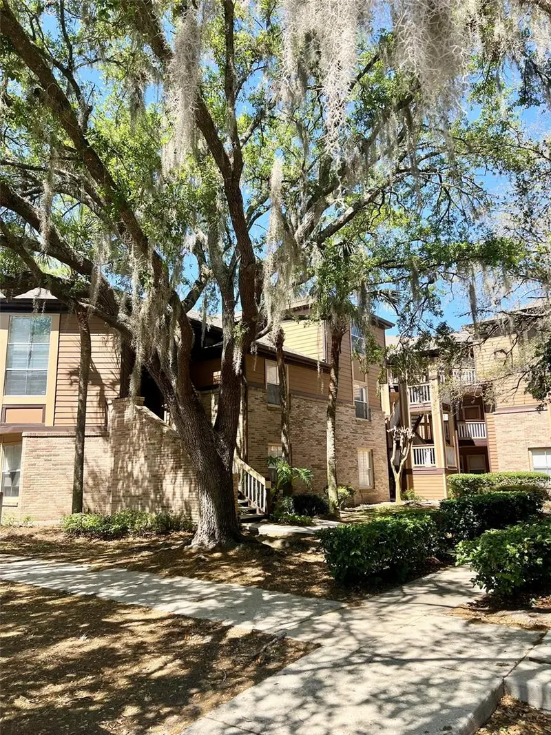 486 N Pin Oak Pl #202, FL