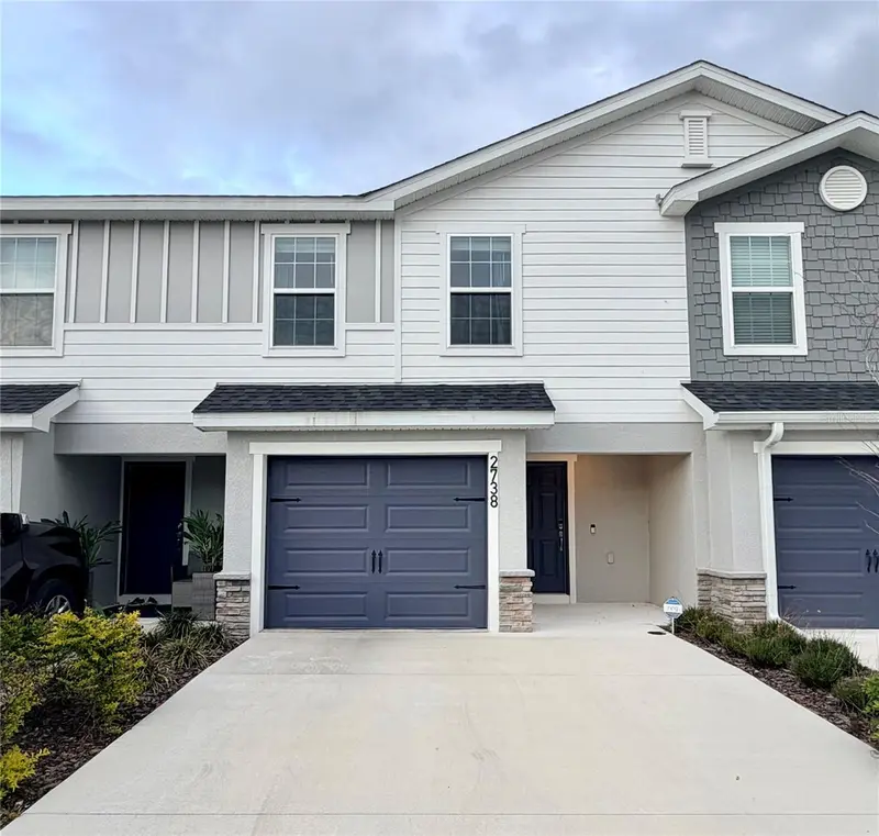 2738 Idyll Lakes Cir, FL