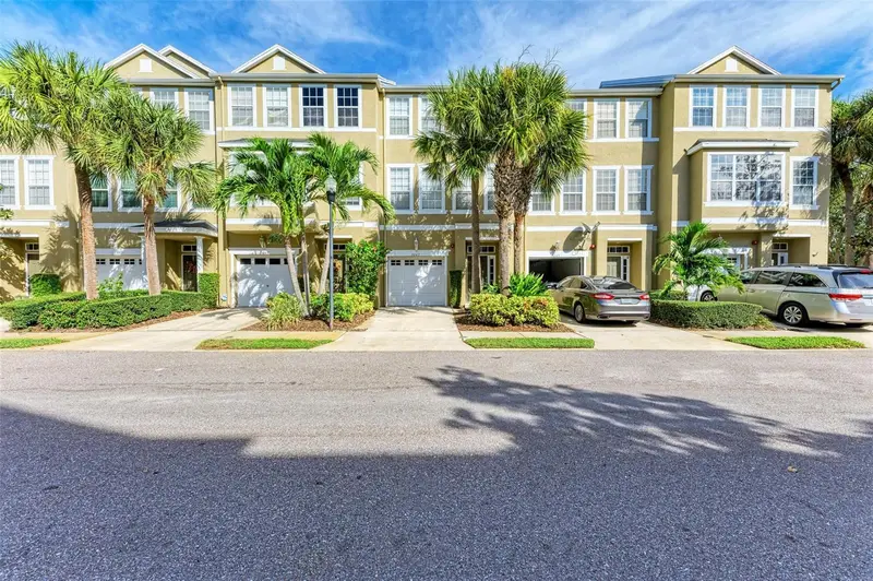 3047 Pointeview Dr, FL